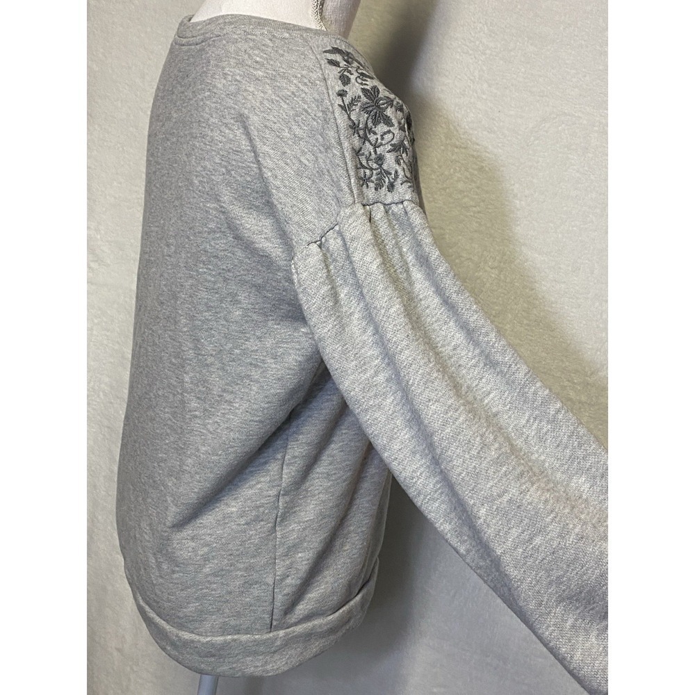 American Eagle Floral Embroidered Round neck Sweatshirt Womens Size Small - Picture 7 of 13